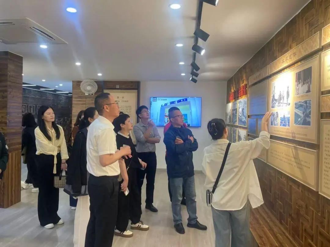 【国投风采】市国投公司下属企业联合开展“沿着足迹学思想悟伟力”主题党日暨现场学习活动